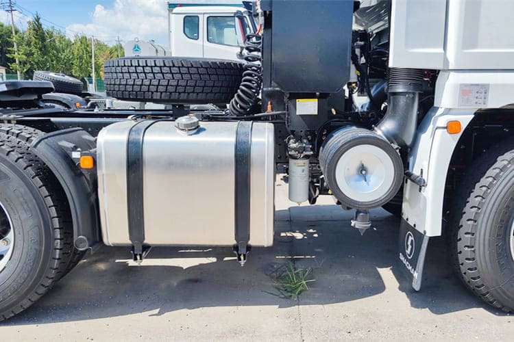 SHACMAN Shacman X3000 Truck Tractor Price for Sale in Jamaica - יחידת טרקטור: תמונה 5 SHACMAN Shacman X3000 Truck Tractor Price for Sale in Jamaica - יחידת טרקטור: תמונה 5