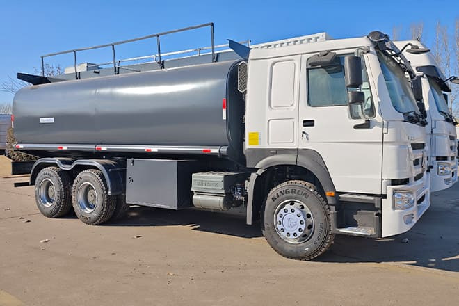 SINOTRUK 2025 New Howo Oil Tanker Trucks for Sale in Congo - משאית מכל: תמונה 2 SINOTRUK 2025 New Howo Oil Tanker Trucks for Sale in Congo - משאית מכל: תמונה 2