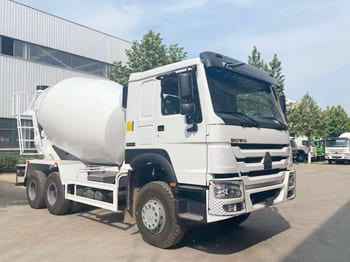 SINOTRUK Cement Mixer Truck for Sale in Zambia - משאית מערבלת בטון: תמונה 2 SINOTRUK Cement Mixer Truck for Sale in Zambia - משאית מערבלת בטון: תמונה 2