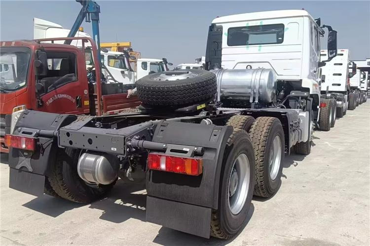 SINOTRUK Hohan NX Truck Price 371 hp 10 Wheeler for Sale In Tanzania - יחידת טרקטור: תמונה 5 SINOTRUK Hohan NX Truck Price 371 hp 10 Wheeler for Sale In Tanzania - יחידת טרקטור: תמונה 5