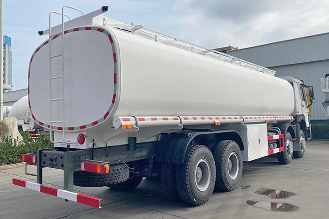 SINOTRUK Howo 371 Petrol Tank Truck Price for Sale in Saudi Arabia - משאית מכל: תמונה 5 SINOTRUK Howo 371 Petrol Tank Truck Price for Sale in Saudi Arabia - משאית מכל: תמונה 5