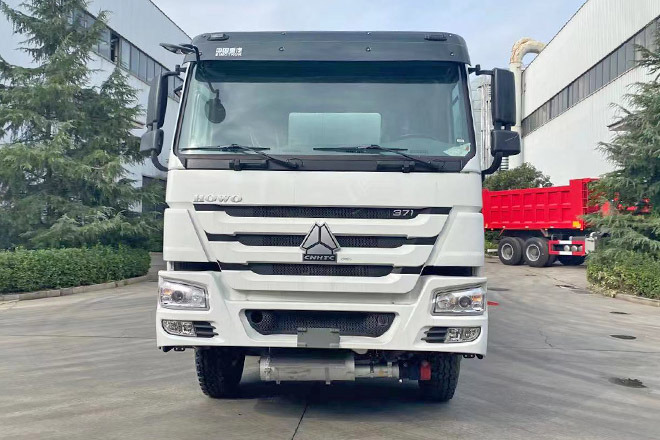 SINOTRUK Howo 371 Petrol Tank Truck Price for Sale in Saudi Arabia - משאית מכל: תמונה 3 SINOTRUK Howo 371 Petrol Tank Truck Price for Sale in Saudi Arabia - משאית מכל: תמונה 3