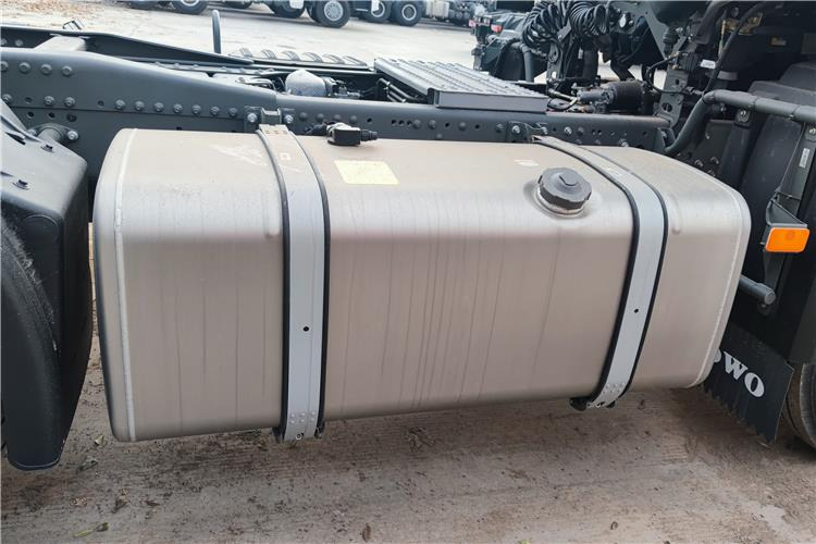 SINOTRUK Howo 380 hp 6x4 Truck Heafd for Sale In Nigeria Lagos - יחידת טרקטור: תמונה 4 SINOTRUK Howo 380 hp 6x4 Truck Heafd for Sale In Nigeria Lagos - יחידת טרקטור: תמונה 4