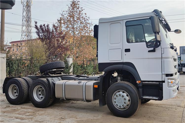 SINOTRUK Howo 380 hp 6x4 Truck Heafd for Sale In Nigeria Lagos - יחידת טרקטור: תמונה 2 SINOTRUK Howo 380 hp 6x4 Truck Heafd for Sale In Nigeria Lagos - יחידת טרקטור: תמונה 2