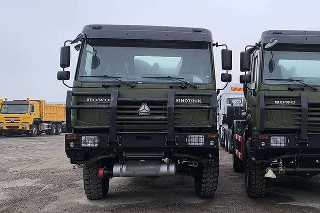 SINOTRUK Howo 4X2 Small Fuel Tanker Truck for Sale in Zambia - משאית מכל: תמונה 3 SINOTRUK Howo 4X2 Small Fuel Tanker Truck for Sale in Zambia - משאית מכל: תמונה 3