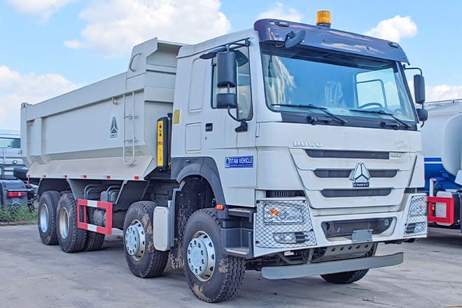 SINOTRUK Howo 8x4 Tipper Truck for Sale in Guinea - מזהיר: תמונה 3 SINOTRUK Howo 8x4 Tipper Truck for Sale in Guinea - מזהיר: תמונה 3