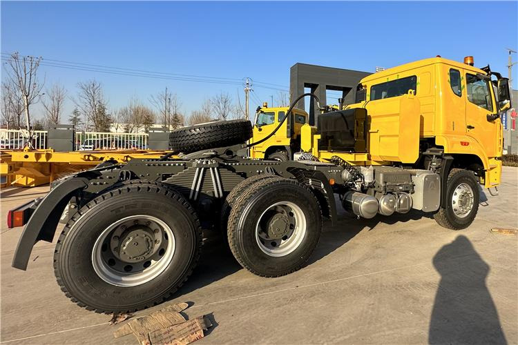 SINOTRUK Howo New Model 371 HP Truck Head for Sale In Zambia - יחידת טרקטור: תמונה 2 SINOTRUK Howo New Model 371 HP Truck Head for Sale In Zambia - יחידת טרקטור: תמונה 2