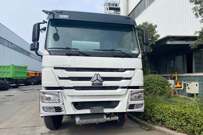 SINOTRUK Howo Stainless Steel Fuel Tanks for Trucks for Sale in Paraguay - משאית מכל: תמונה 3 SINOTRUK Howo Stainless Steel Fuel Tanks for Trucks for Sale in Paraguay - משאית מכל: תמונה 3
