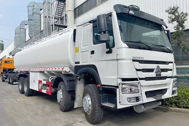 SINOTRUK Howo Stainless Steel Fuel Tanks for Trucks for Sale in Paraguay - משאית מכל: תמונה 1 SINOTRUK Howo Stainless Steel Fuel Tanks for Trucks for Sale in Paraguay - משאית מכל: תמונה 1
