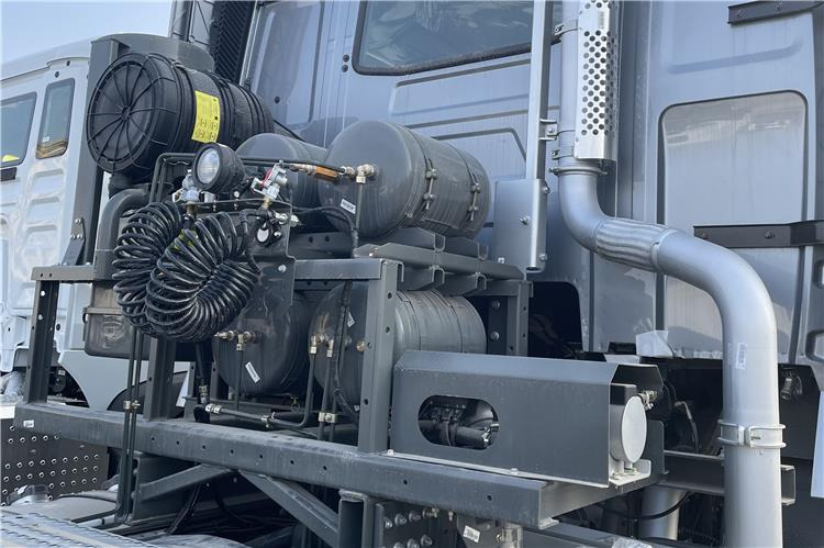 SINOTRUK Howo T7H Truck Head for Sale In Zimbabwe - יחידת טרקטור: תמונה 4 SINOTRUK Howo T7H Truck Head for Sale In Zimbabwe - יחידת טרקטור: תמונה 4