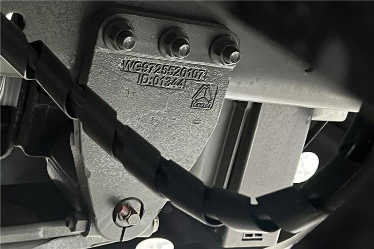 SINOTRUK Howo Truck Price - 400hp 10 Wheeler for Sale In Cameroon - יחידת טרקטור: תמונה 4 SINOTRUK Howo Truck Price - 400hp 10 Wheeler for Sale In Cameroon - יחידת טרקטור: תמונה 4