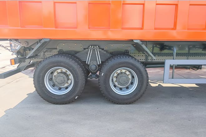 SINOTRUK Sinotruk Howo 8x4 Tipper Trucks for Sale in Ghana - מזהיר: תמונה 4 SINOTRUK Sinotruk Howo 8x4 Tipper Trucks for Sale in Ghana - מזהיר: תמונה 4