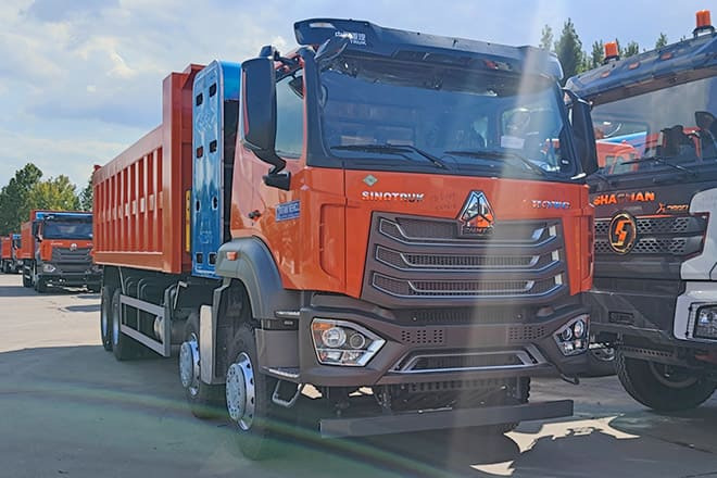 SINOTRUK Sinotruk Howo 8x4 Tipper Trucks for Sale in Ghana - מזהיר: תמונה 3 SINOTRUK Sinotruk Howo 8x4 Tipper Trucks for Sale in Ghana - מזהיר: תמונה 3
