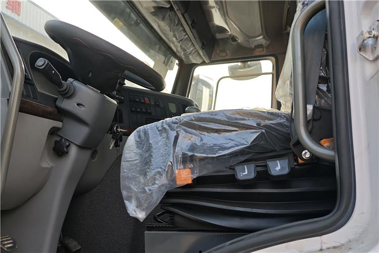SINOTRUK Used Howo 371 Truck Head for Sale In Nigeria Lagos - יחידת טרקטור: תמונה 4 SINOTRUK Used Howo 371 Truck Head for Sale In Nigeria Lagos - יחידת טרקטור: תמונה 4