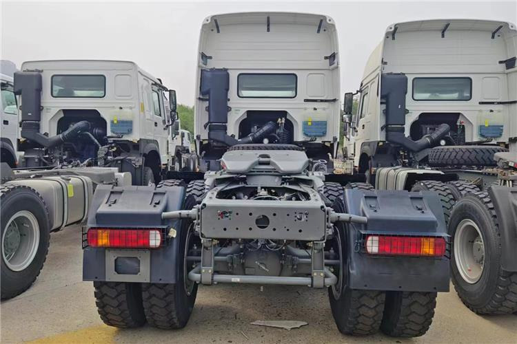 Sinotruk Used Howo Truck 400HP Tractor 6x4 Price for Sale In Tanzania - יחידת טרקטור: תמונה 2 Sinotruk Used Howo Truck 400HP Tractor 6x4 Price for Sale In Tanzania - יחידת טרקטור: תמונה 2