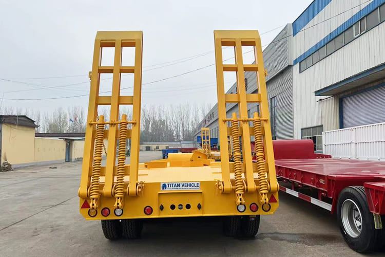 TITAN 2 Axle Low Bed Trailer for Sale in Guyana - סמיטריילר עם מטען נמוך: תמונה 2 TITAN 2 Axle Low Bed Trailer for Sale in Guyana - סמיטריילר עם מטען נמוך: תמונה 2
