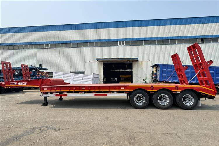 TITAN 3 Axle 60 Ton Truck Lowbed Trailer for Sale In Kenya - סמיטריילר עם מטען נמוך: תמונה 3 TITAN 3 Axle 60 Ton Truck Lowbed Trailer for Sale In Kenya - סמיטריילר עם מטען נמוך: תמונה 3