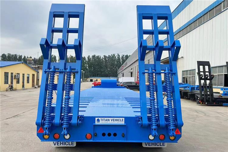 TITAN 4 Axle Low Bed Truck Trailer for Sale In Philippines - סמיטריילר עם מטען נמוך: תמונה 4 TITAN 4 Axle Low Bed Truck Trailer for Sale In Philippines - סמיטריילר עם מטען נמוך: תמונה 4