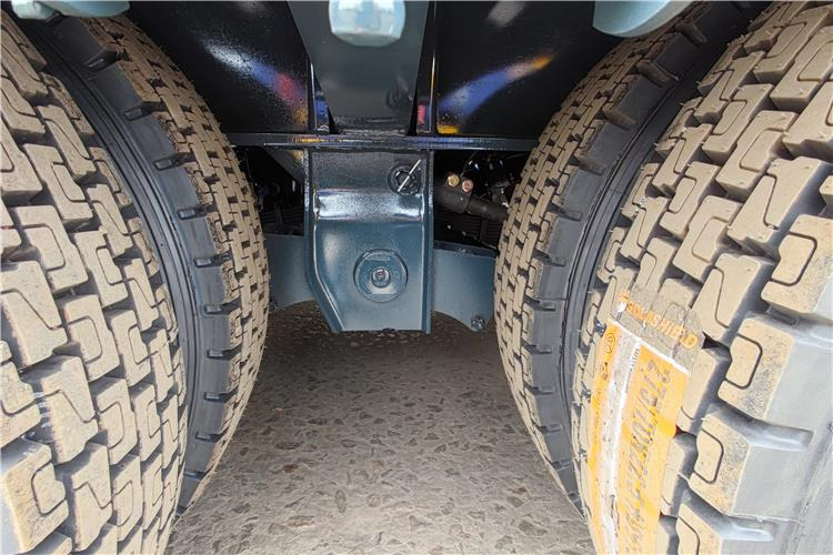 TITAN 4 Axle Low Loader Trailer for Sale In Jamaica - סמיטריילר עם מטען נמוך: תמונה 5 TITAN 4 Axle Low Loader Trailer for Sale In Jamaica - סמיטריילר עם מטען נמוך: תמונה 5