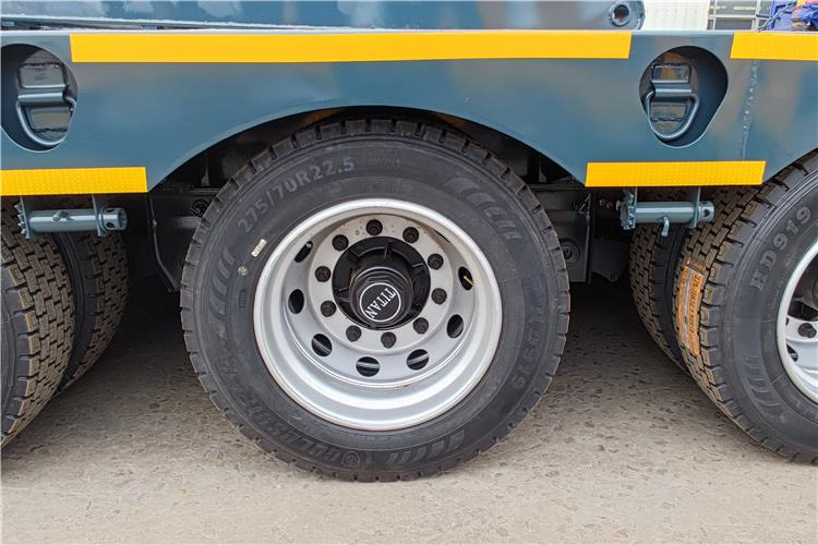 TITAN 4 Axle Low Loader Trailer for Sale In Jamaica - סמיטריילר עם מטען נמוך: תמונה 4 TITAN 4 Axle Low Loader Trailer for Sale In Jamaica - סמיטריילר עם מטען נמוך: תמונה 4