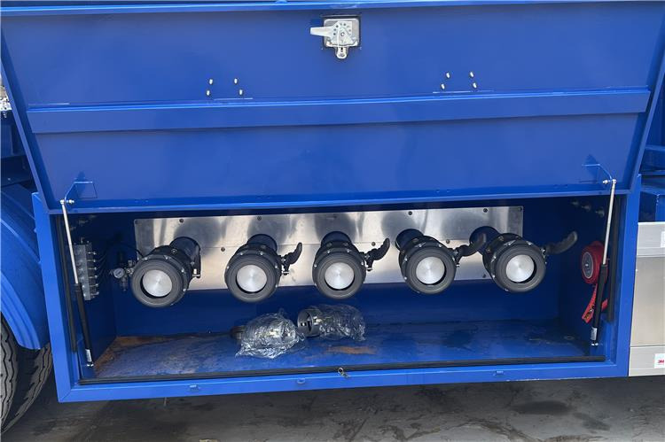 TITAN 45000 Liters Oil Tanker Trailer for Sale In Ghana - סמיטריילר מכל: תמונה 5 TITAN 45000 Liters Oil Tanker Trailer for Sale In Ghana - סמיטריילר מכל: תמונה 5