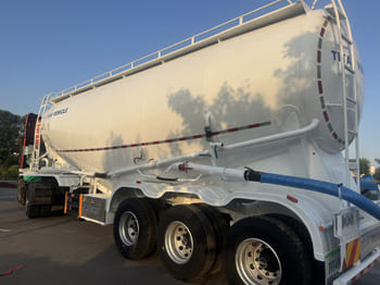 TITAN Bulker Trailer Truck for Sale in Jamaica - סמיטריילר מכל: תמונה 2 TITAN Bulker Trailer Truck for Sale in Jamaica - סמיטריילר מכל: תמונה 2