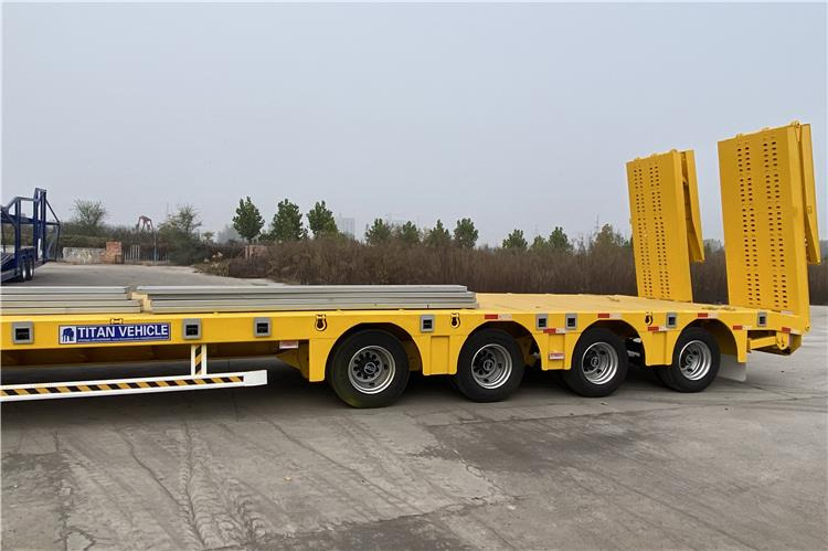 TITAN Heavy Duty 4 Low Bed Trailer for Sale Price In Guinea - סמיטריילר עם מטען נמוך: תמונה 4 TITAN Heavy Duty 4 Low Bed Trailer for Sale Price In Guinea - סמיטריילר עם מטען נמוך: תמונה 4