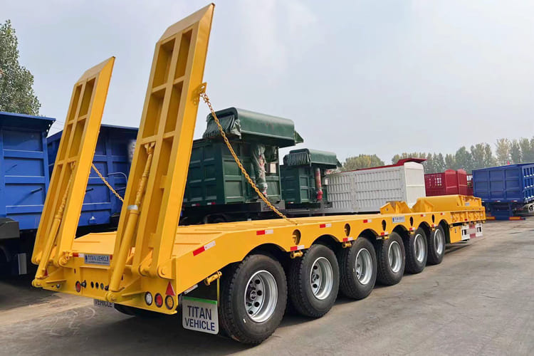 TITAN Hydraulic Low Bed Trailer for Sale in Kenya - סמיטריילר עם מטען נמוך: תמונה 2 TITAN Hydraulic Low Bed Trailer for Sale in Kenya - סמיטריילר עם מטען נמוך: תמונה 2