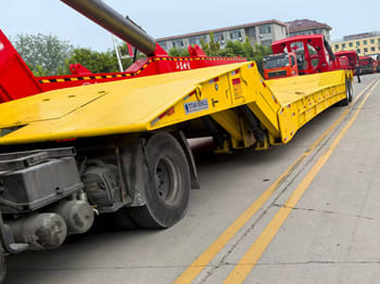 TITAN Rgn Lowboy Trailer for Sale in Zambia - סמיטריילר עם מטען נמוך: תמונה 3 TITAN Rgn Lowboy Trailer for Sale in Zambia - סמיטריילר עם מטען נמוך: תמונה 3