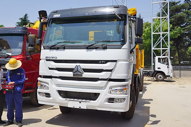 XCMG 20Ft Container Side Lift Truck for Sale in Guyana - מוביל מכולות/ משאית החלפת גוף: תמונה 4 XCMG 20Ft Container Side Lift Truck for Sale in Guyana - מוביל מכולות/ משאית החלפת גוף: תמונה 4