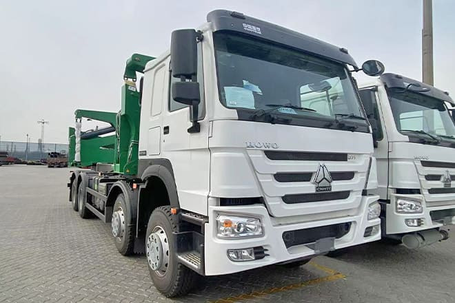 XCMG 20Ft Container Side Loader Truck for Sale in Tanzania - מוביל מכולות/ משאית החלפת גוף: תמונה 2 XCMG 20Ft Container Side Loader Truck for Sale in Tanzania - מוביל מכולות/ משאית החלפת גוף: תמונה 2