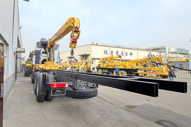 XCMG Truck Mounted Crane with Hydraulic Boom Capacity for Sale in Kenya - משאית מנוף: תמונה 4 XCMG Truck Mounted Crane with Hydraulic Boom Capacity for Sale in Kenya - משאית מנוף: תמונה 4