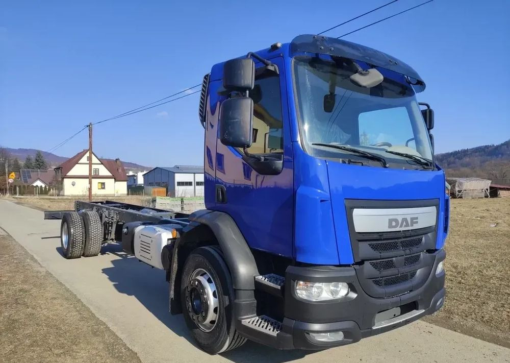 DAF LF 320 ramo do zabudowy 18DMC - משאית עם שלדת תא: תמונה 2 DAF LF 320 ramo do zabudowy 18DMC - משאית עם שלדת תא: תמונה 2