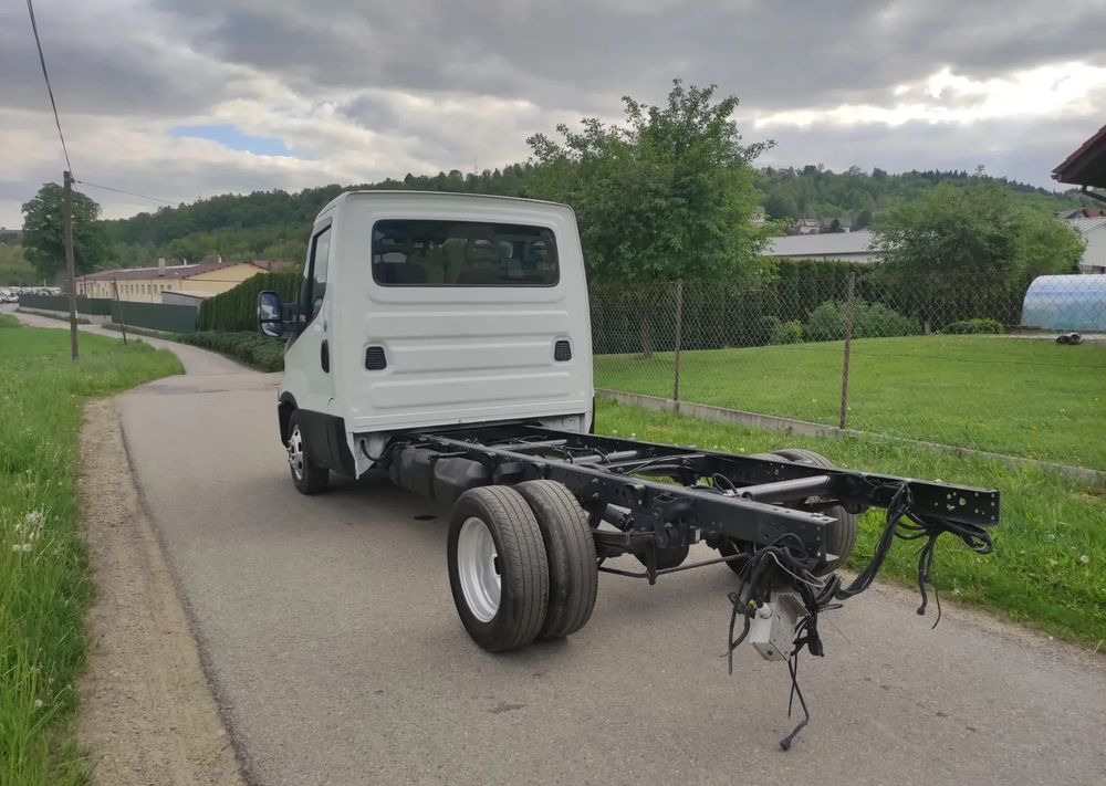 Iveco DAILY 35c14 2.3 hpi rama do zabudowy, - משאית עם שלדת תא: תמונה 4 Iveco DAILY 35c14 2.3 hpi rama do zabudowy, - משאית עם שלדת תא: תמונה 4