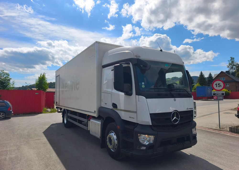 Mercedes-Benz ACTROS 18.360 kontener 18 p , winda - משאית תיבה: תמונה 1 Mercedes-Benz ACTROS 18.360 kontener 18 p , winda - משאית תיבה: תמונה 1