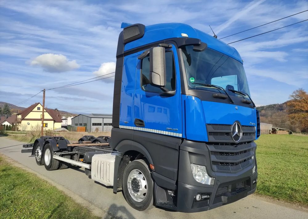 Mercedes-Benz ACTROS 2642 low deck ramo do zabudowy - משאית עם שלדת תא: תמונה 5 Mercedes-Benz ACTROS 2642 low deck ramo do zabudowy - משאית עם שלדת תא: תמונה 5