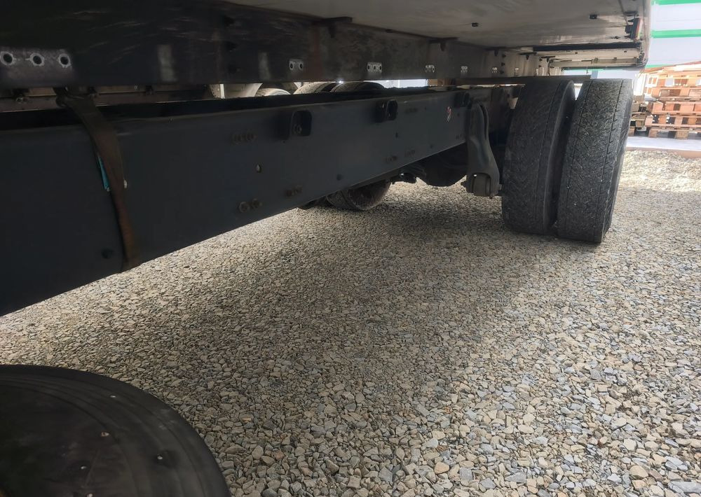 Renault Gama D 18.280 rama do zabudowy poduszka - משאית עם שלדת תא: תמונה 5 Renault Gama D 18.280 rama do zabudowy poduszka - משאית עם שלדת תא: תמונה 5