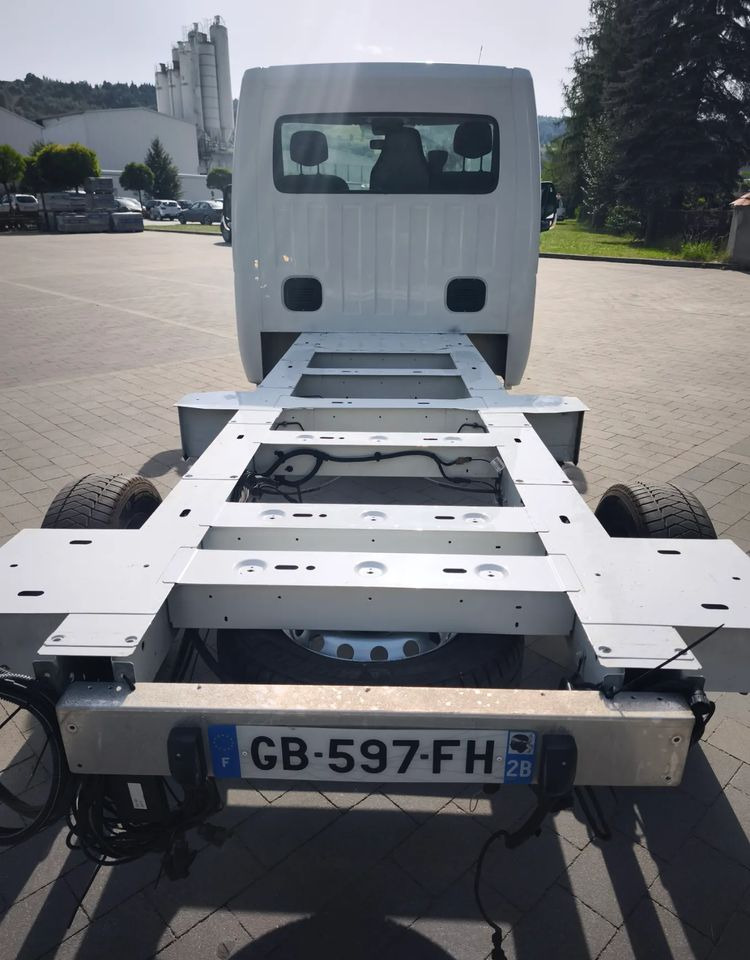 Renault MASTER 2,3 rama do zabudowy po obsłudze gotowy do jazdy - משאית עם שלדת תא: תמונה 5 Renault MASTER 2,3 rama do zabudowy po obsłudze gotowy do jazdy - משאית עם שלדת תא: תמונה 5