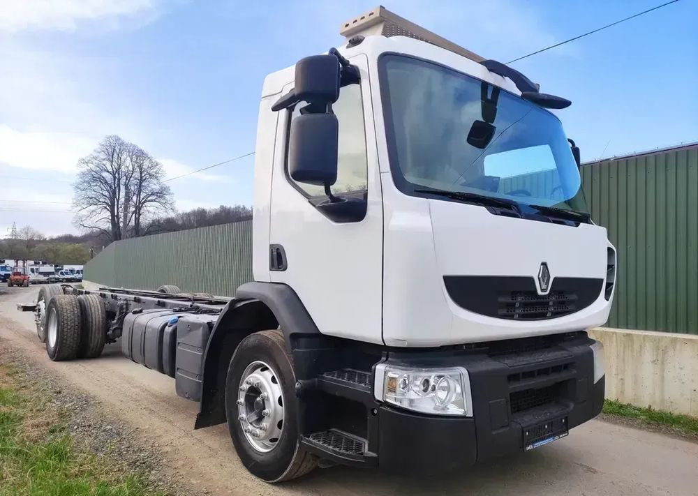 Renault Premium 26.380 Dxi 6x2 rama do zabudowy - משאית עם שלדת תא: תמונה 1 Renault Premium 26.380 Dxi 6x2 rama do zabudowy - משאית עם שלדת תא: תמונה 1