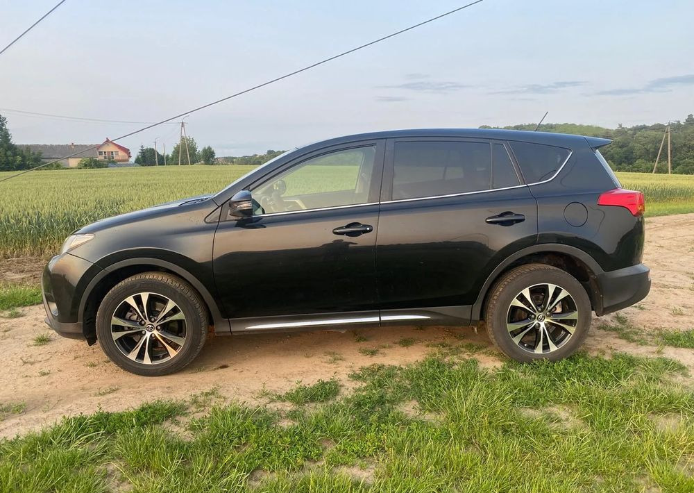 Toyota RAV4 2.0 D-4D 4x4 - SUV: תמונה 5 Toyota RAV4 2.0 D-4D 4x4 - SUV: תמונה 5