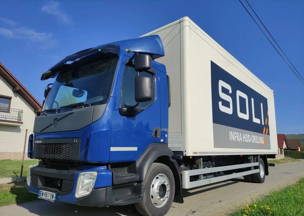 Volvo FL 12.240 klima blokada kontener 18 pal kurierka - משאית תיבה: תמונה 1 Volvo FL 12.240 klima blokada kontener 18 pal kurierka - משאית תיבה: תמונה 1