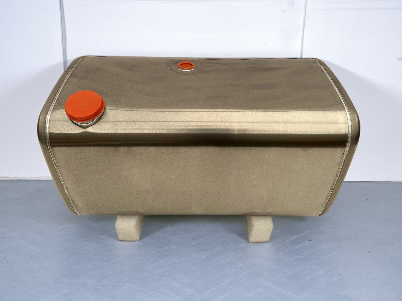 VOLVO - מכל דלק: תמונה 1 VOLVO - מכל דלק: תמונה 1