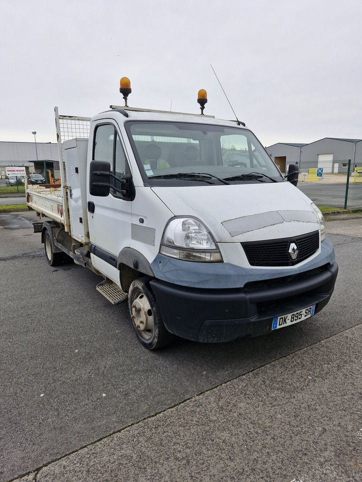Renault Mascott  3.5T- (Disponible à compter du 24/11/2025) 3 places avec benne basculante hydraulique. BEG. Vendu sans CT. Véhicule roulant. Entretien régulier. Arrêté début 2025 pour souci passage d - כלי רכב מסחרי מזהיר: תמונה 1 Renault Mascott  3.5T- (Disponible à compter du 24/11/2025) 3 places avec benne basculante hydraulique. BEG. Vendu sans CT. Véhicule roulant. Entretien régulier. Arrêté début 2025 pour souci passage d - כלי רכב מסחרי מזהיר: תמונה 1