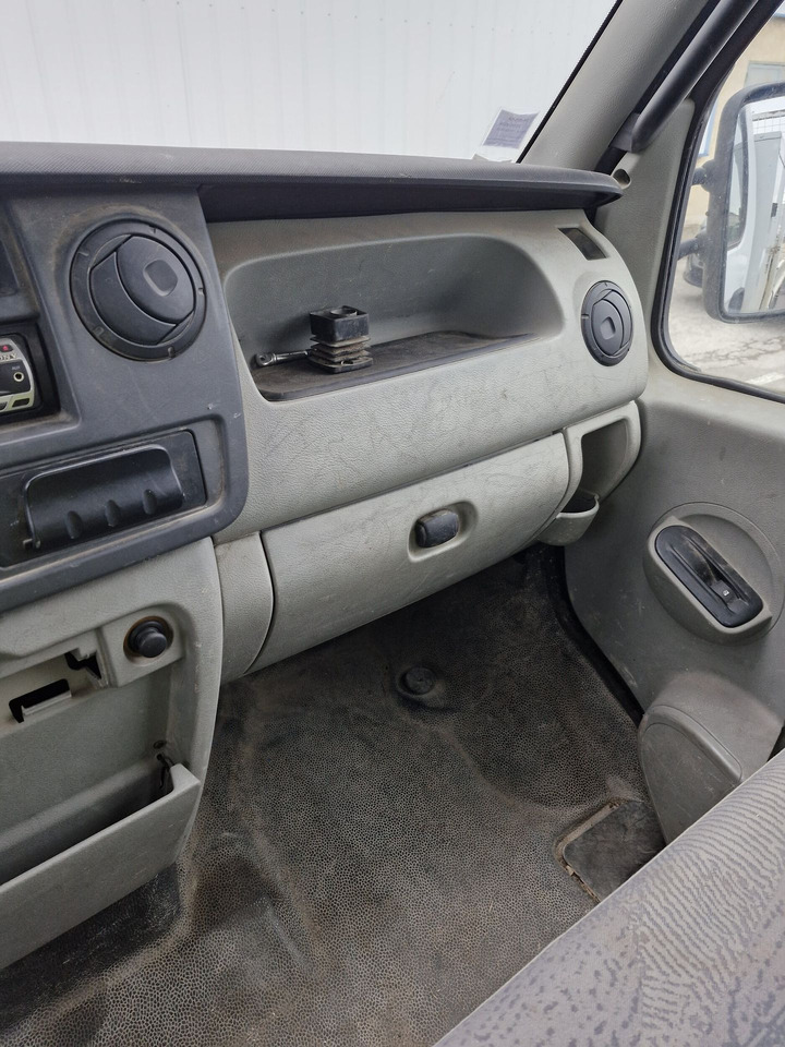 Renault Mascott  3.5T- (Disponible à compter du 24/11/2025) 3 places avec benne basculante hydraulique. BEG. Vendu sans CT. Véhicule roulant. Entretien régulier. Arrêté début 2025 pour souci passage d - כלי רכב מסחרי מזהיר: תמונה 4 Renault Mascott  3.5T- (Disponible à compter du 24/11/2025) 3 places avec benne basculante hydraulique. BEG. Vendu sans CT. Véhicule roulant. Entretien régulier. Arrêté début 2025 pour souci passage d - כלי רכב מסחרי מזהיר: תמונה 4