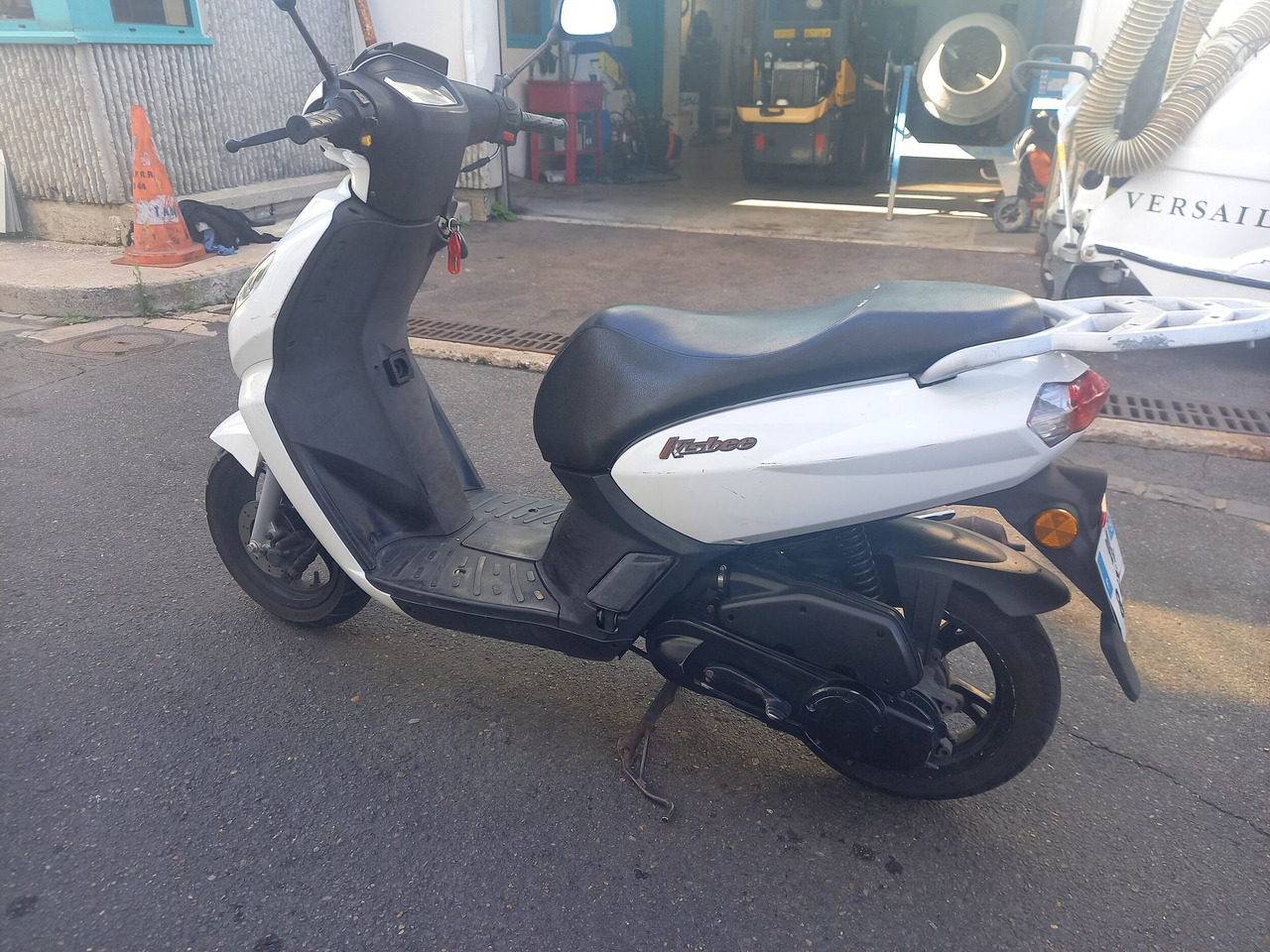 SCOOTER PEUGEOT KISBEE 50cc, 2 places, porte bagage, ralenti - אופנוע: תמונה 1 SCOOTER PEUGEOT KISBEE 50cc, 2 places, porte bagage, ralenti - אופנוע: תמונה 1