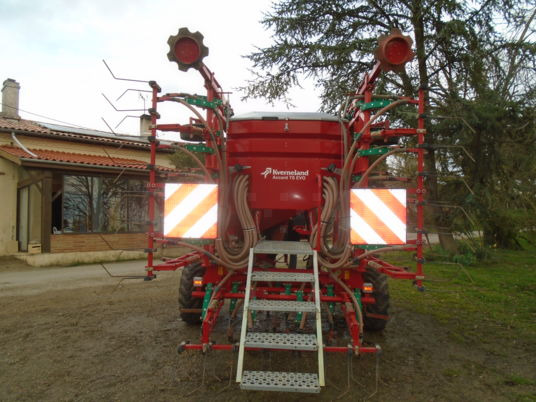 Kverneland TS EVO 6000 - מקדחת זריעה משולבת: תמונה 5 Kverneland TS EVO 6000 - מקדחת זריעה משולבת: תמונה 5