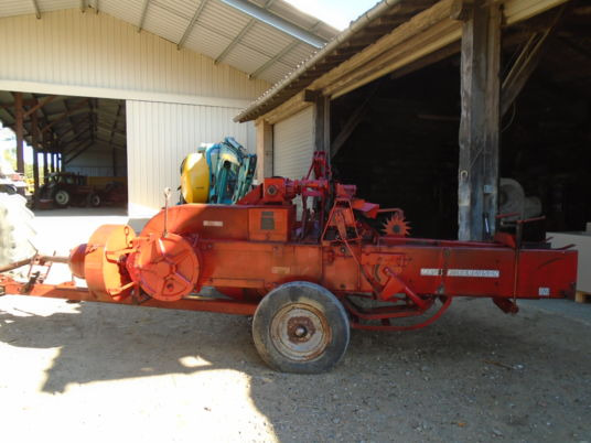 Massey Ferguson 10-8 - מכונת צרור מרובעת: תמונה 1 Massey Ferguson 10-8 - מכונת צרור מרובעת: תמונה 1