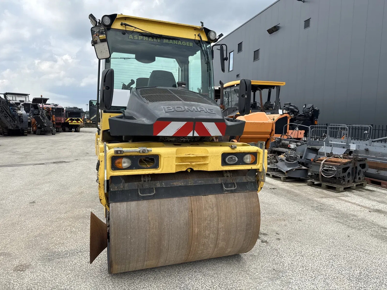 Bomag BW 154 AP-4i AM - רולר כביש: תמונה 3 Bomag BW 154 AP-4i AM - רולר כביש: תמונה 3