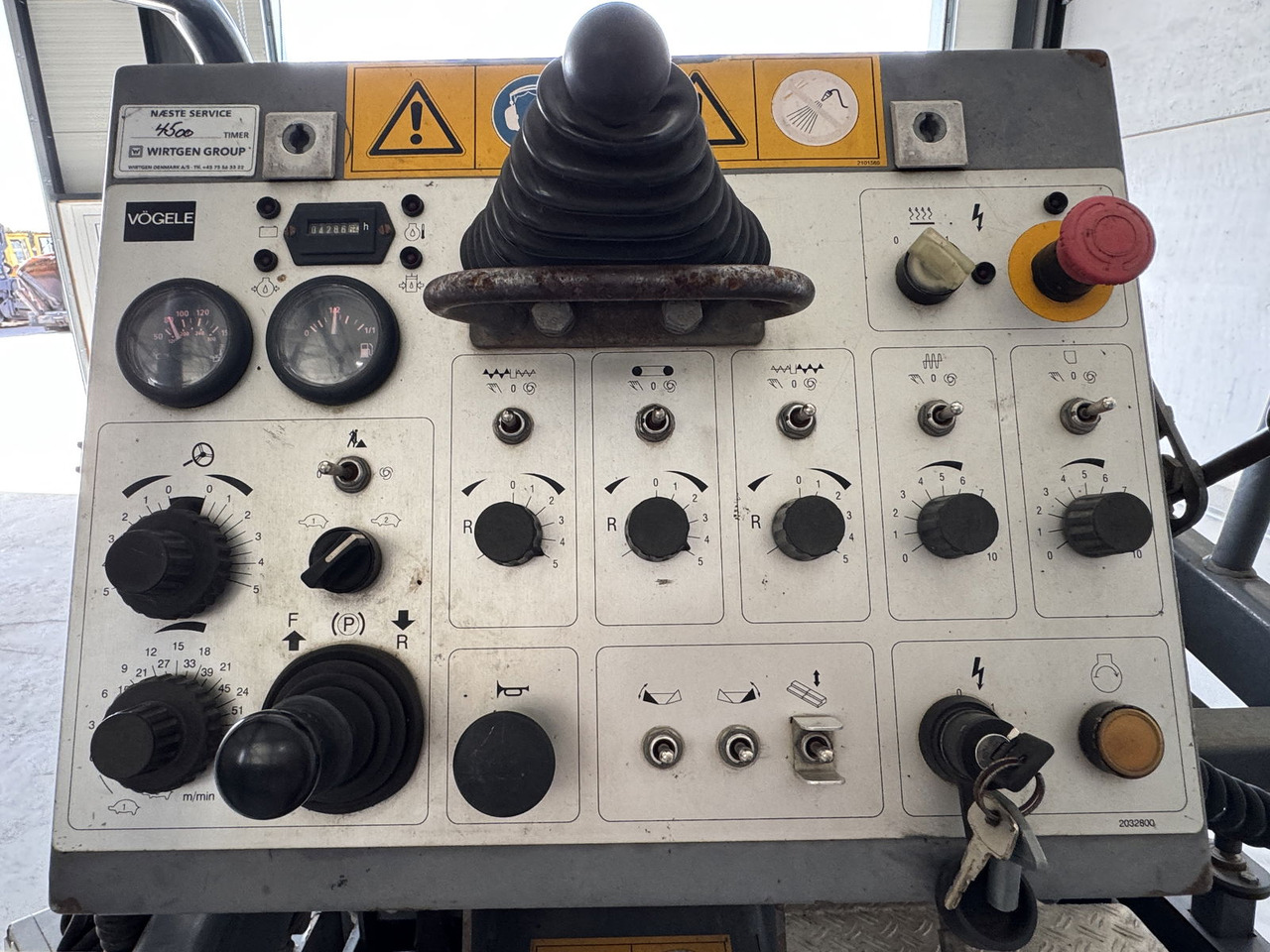 Vögele Super 800 - מרצף אספלט: תמונה 4 Vögele Super 800 - מרצף אספלט: תמונה 4