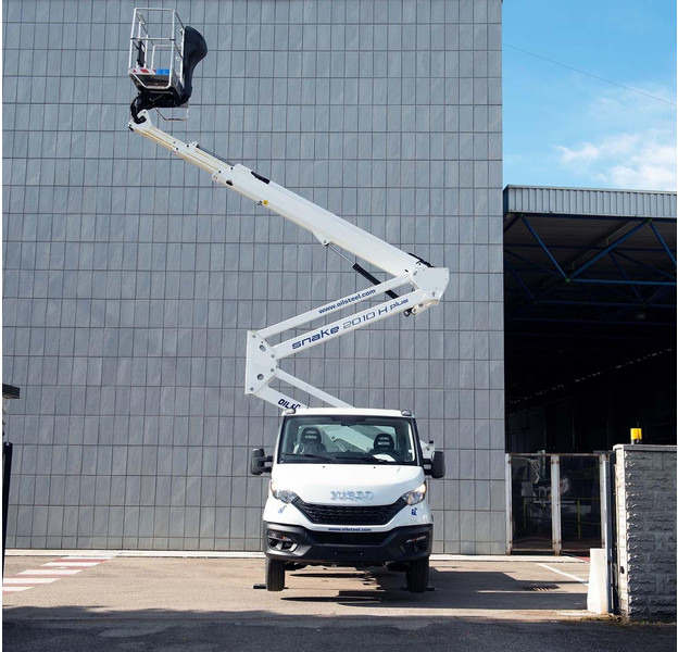 Oil & Steel Snake 2010 HE PLUS Sobre  IVECO 35S14 Distancia entre ejes 3750 mm - פלטפורמה אווירית: תמונה 2 Oil & Steel Snake 2010 HE PLUS Sobre  IVECO 35S14 Distancia entre ejes 3750 mm - פלטפורמה אווירית: תמונה 2